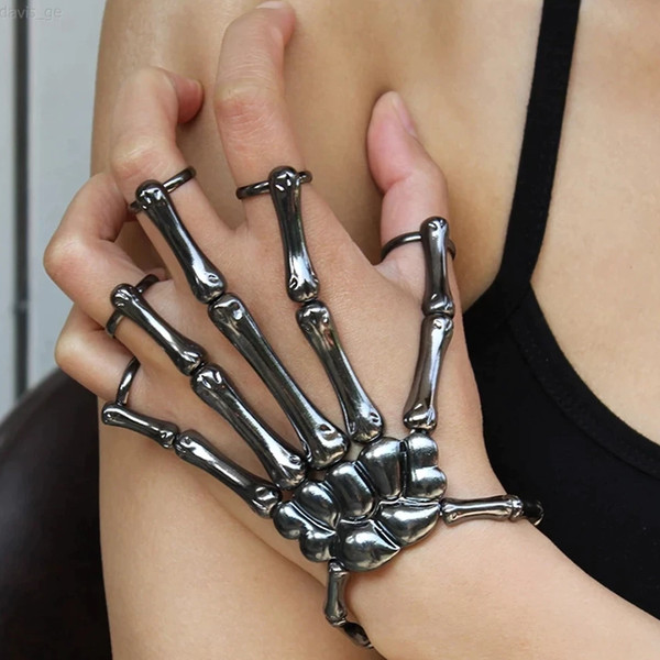 Skeleton Hand Ring Bracelet (3).jpg