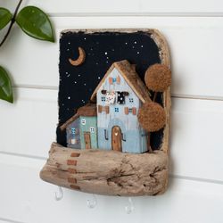 Housekeeper, key rack. A night in the city, houses. Driftwood, handmade. Home decor and a great gift for everyone.