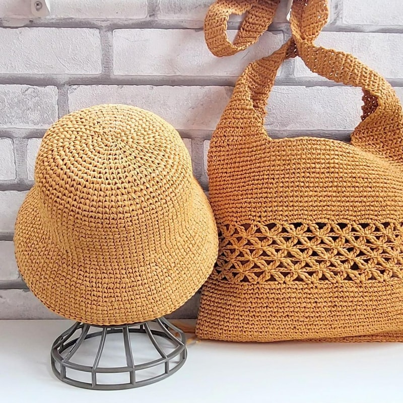 crochet-straw-hat-tote.jpg