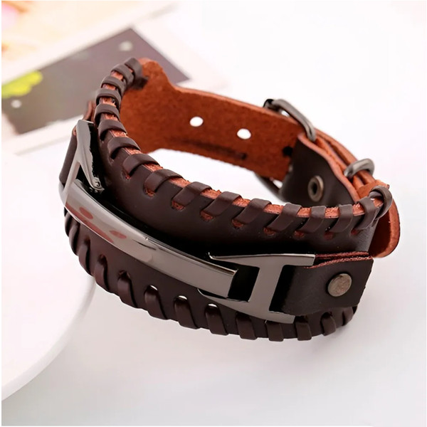 Leather bracelet brown (1).png