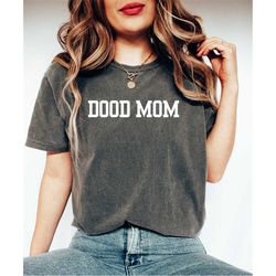 dood mom shirt gift ideas for mothers day, dog mom shirt, doodle mom gift, golden doodle shirt, dog mom gift, golden doo