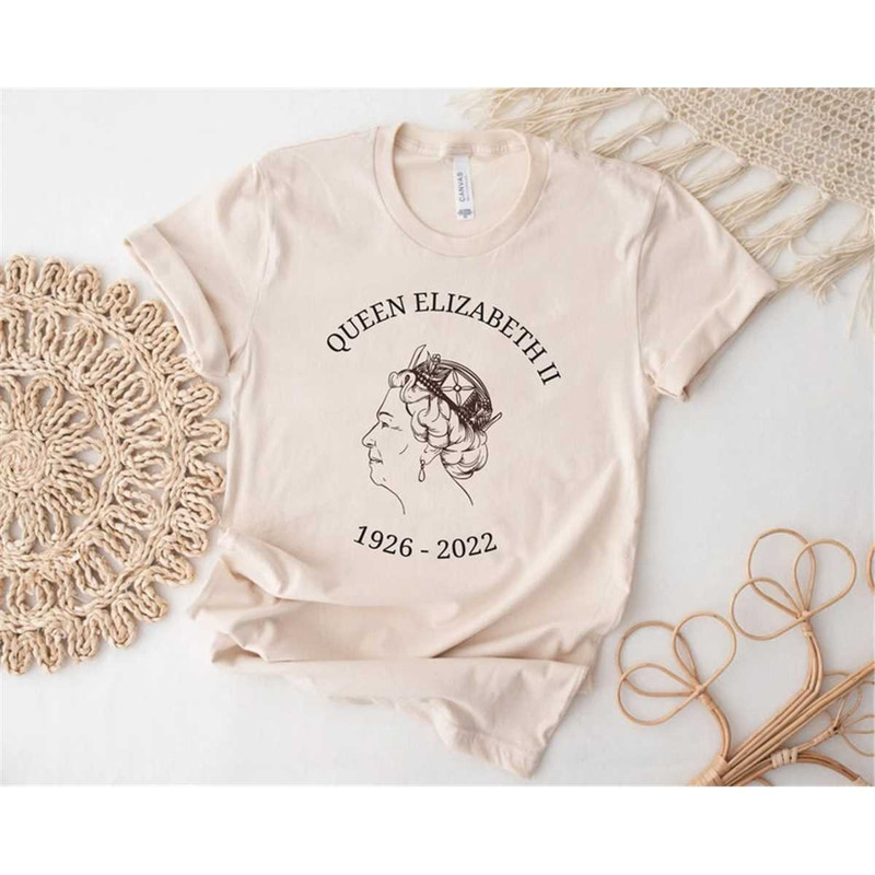 RIP Queen Elizabeth Shirt, Rest In Peace Elizabeth II, RIP Majesty The Queen, Queen Of England Since 1952, Commemorative.jpg
