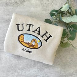 embroidered  utah arches national park sweatshirt, utah sweatshirt, arches national park crewneck, utah arches sweatshir