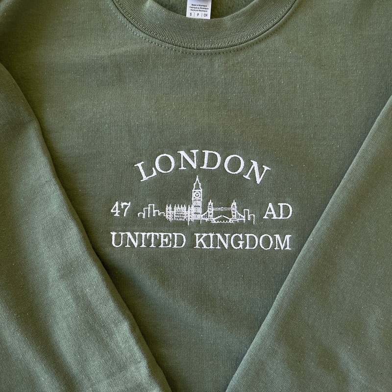 Embroidered London Sweatshirt, City Sweatshirt, Embroidered London Crewneck, Green, Cityscape, London Crewneck Sweatshirt 1.jpg