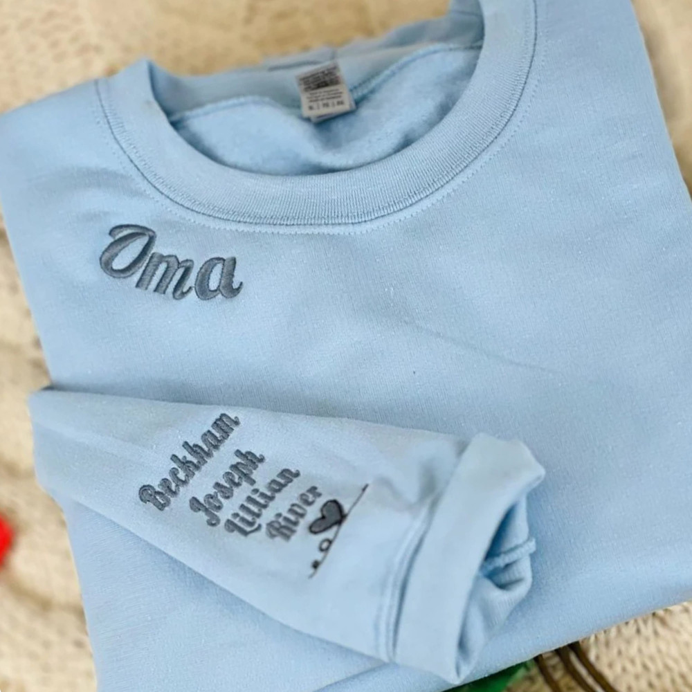 Custom Embroidered Oma Sweatshirt with Kid Names on Sleeve, Personalized Omi Sweatshirt, Minimalist Omma Sweater, Christmas Gift for Oma.jpg