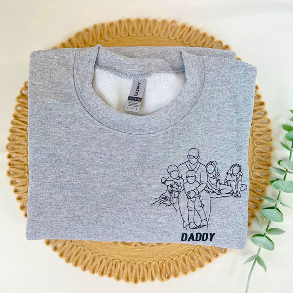 Custom Family Portrait from Photo Sweatshirt, EMBROIDERED Sweatshirt, Mom Dad Outline Photo Hoodie, Christmas Gift for Family.jpg