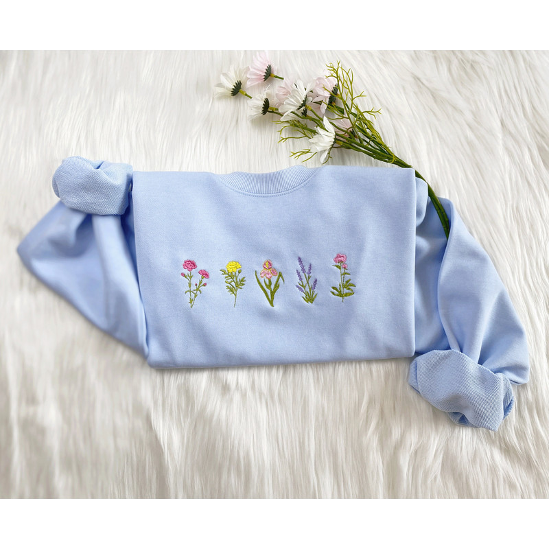 Embroidered Wildflower Sweatshirt Pinky Flower Embroidered Hoodie Lavender T-shirt Cute Embroidered Flower Crew Neck Sweatshirt.jpg