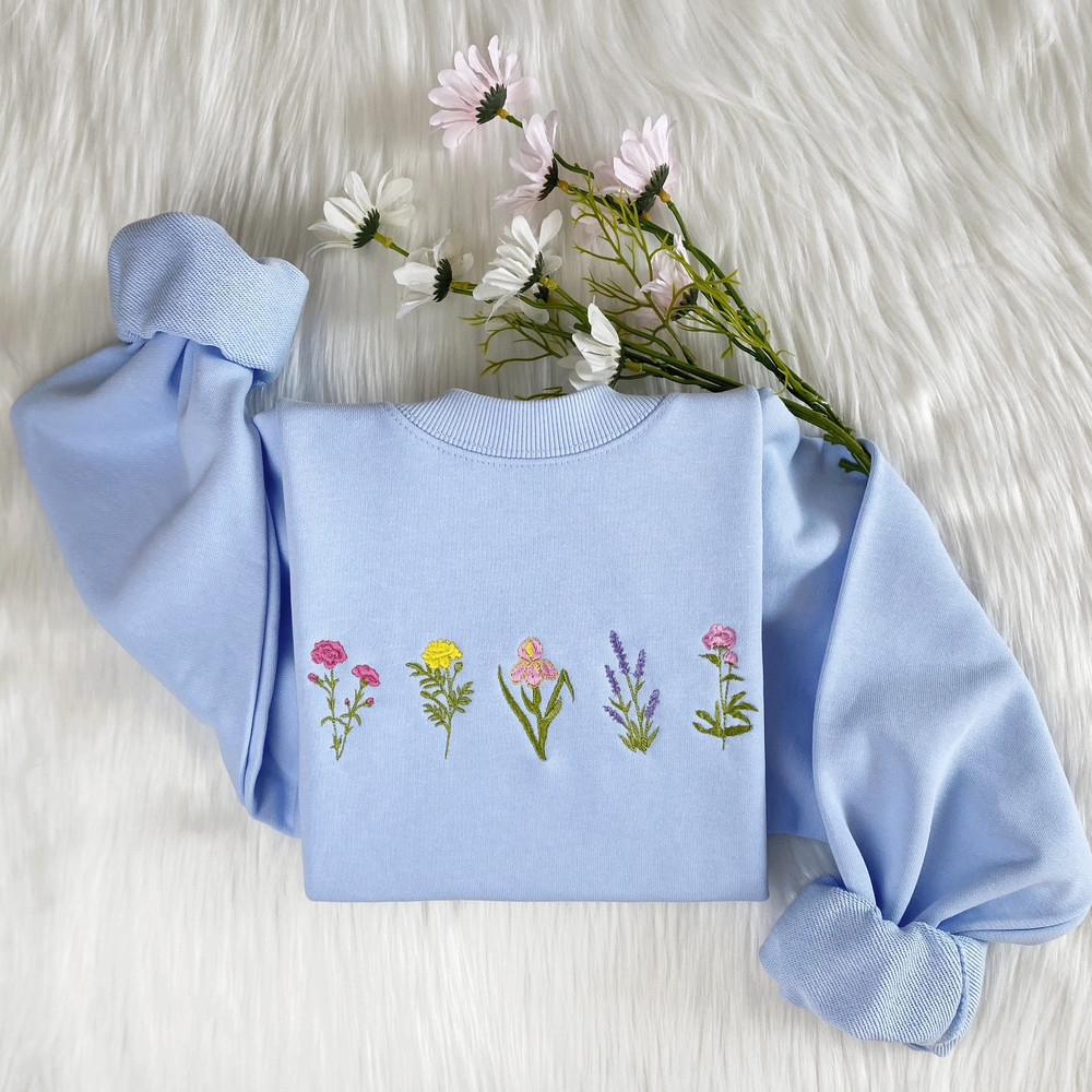 Wildflower Embroidered Sweatshirt Pinky Flower Embroidered Hoodie Lavender T-shirt Cute Embroidered Flower Crew Neck Sweatshirt.jpg