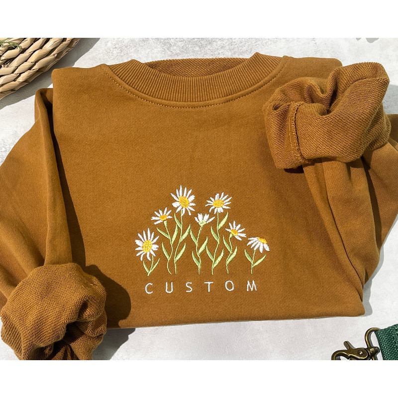 Custom Daisy embroidered sweatshirt,crewneck sweatshirt embroidered,trendy sweatshirt,Flower Sweatshirt,personalized gift.jpg