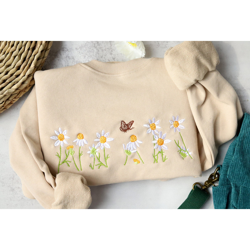 Daisies and butterfly embroidery sweatshirt,crewneck sweatshirt embroidered,Sweatshirts for Women-Gifts for her,MAMA.jpg