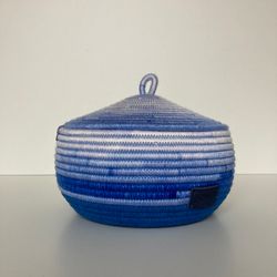 Blue storage basket with lid 6'' x 8''