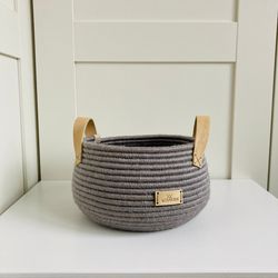 Jute Round basket with leather handles 7'' x 4.8''