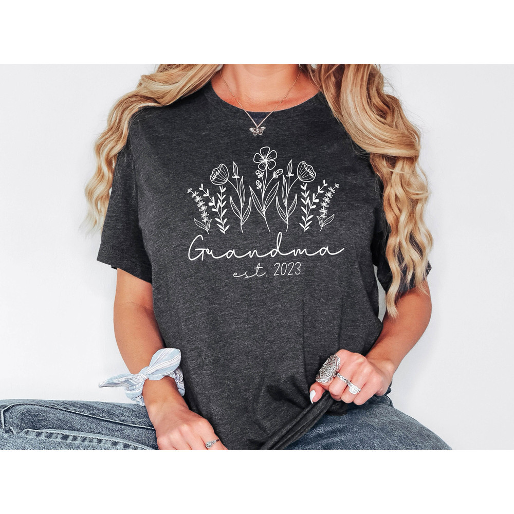 Grandma Est 2023 Shirt, Grandma Pregnancy Announcement, New Grandma Gift, First Time Grandma, Grandma To Be Sweatshirt, Promoted To Grandma.jpg