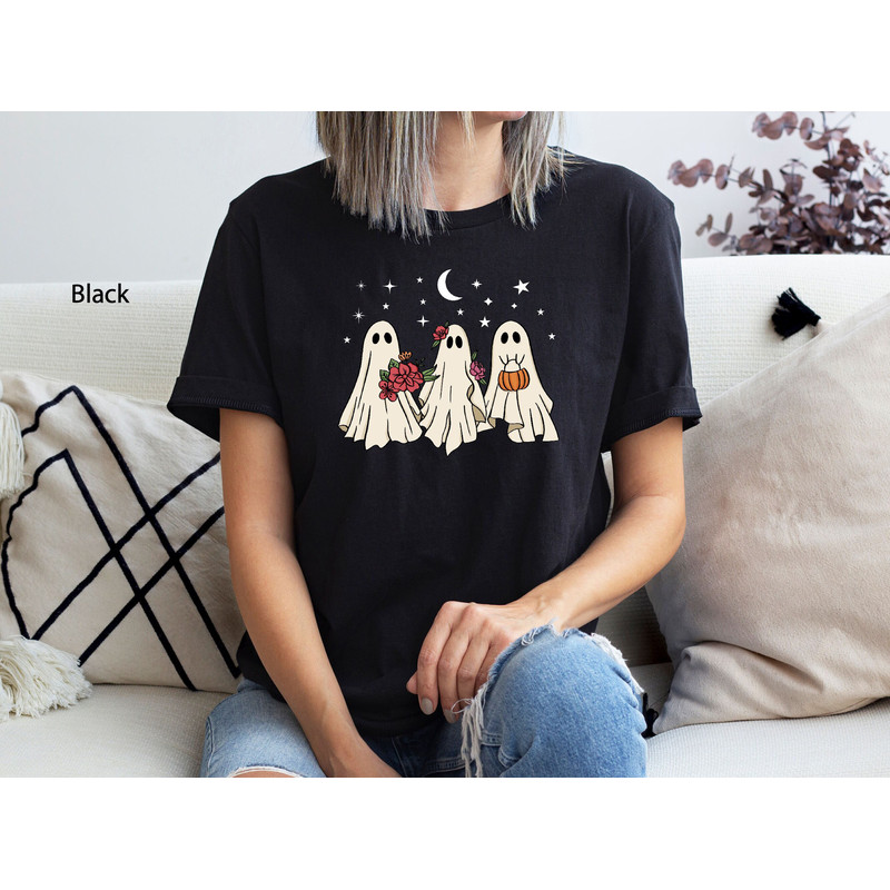 Floral Ghost T-Shirt, Halloween Shirt, Retro Floral Ghost Tee, Vintage Ghost Shirt,Womens Halloween Shirt,Halloween Graphic T-Shirt,Fall Tee.jpg