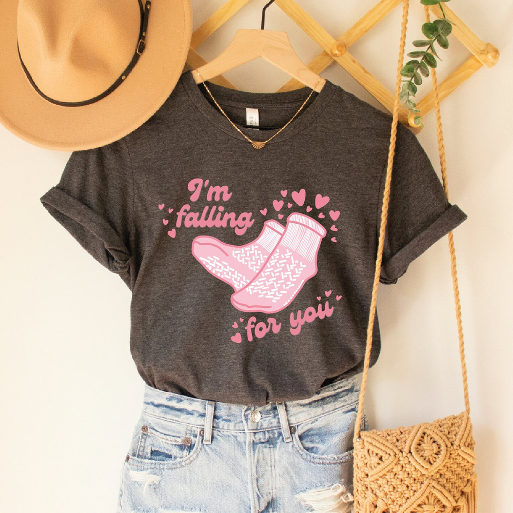I'm Falling For You Shirt, Falling For You Shirt, Fall Shirt, Cute Fall Shirt, Fall Clothing, Birthday Gifts, Women's Fall Shirts, ALC263.jpg