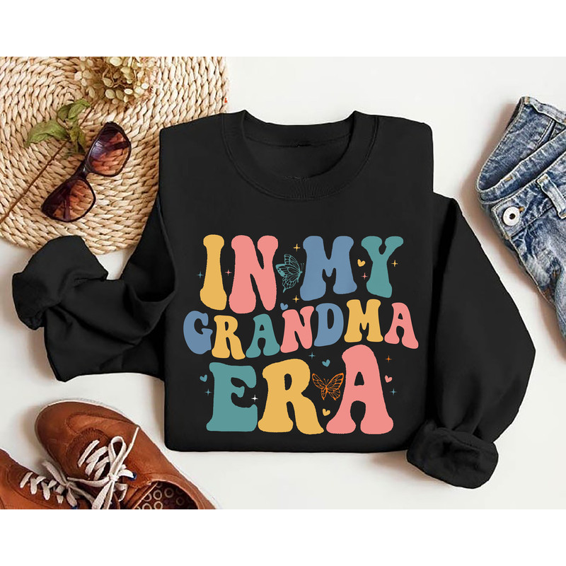 Christmas Gift For New Grandma, In My Grandma Era Sweatshirt, Grandma Gifts for Pregnancy Announcement, Grandma Shirt for Grandma To Be.jpg