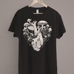 cottagecore mushroom heart t-shirt | fairycore fairy grunge clothing | goblincore aesthetic | witchy botanical shirt | c