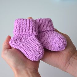 crochet baby socks pattern, warm winter socks newborn baby girl boy unisex 3 sizes up newborn to 12 months