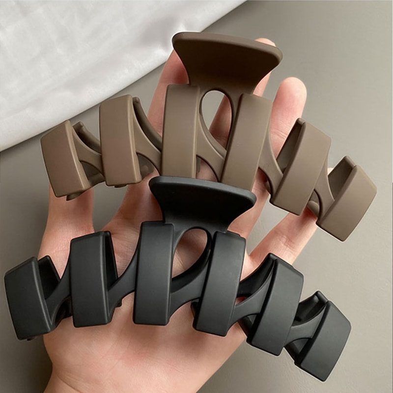 Vintage Geometric Frosted Plastic Hair Claw For Women Elegant Long Thick Hair Claw Clip Accessory 1