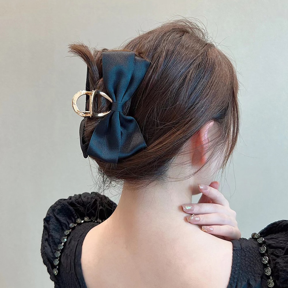 Elegant Black Satin Bow Hair Clip Womens Summer Headwear Temperament Shark Clip For All Hair Types 1