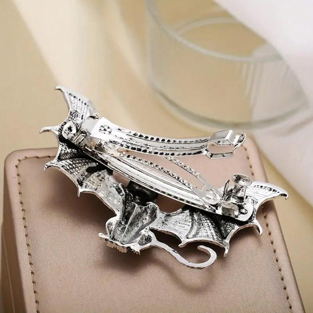 Gothic Flying Cat Hair Clip Vintage Alloy Barrette For Women Perfect For Halloween Cosplay 4
