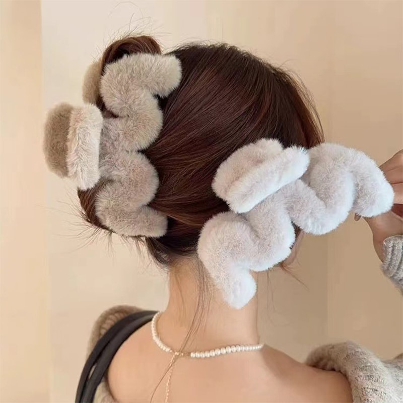 Elegant Faux Fur Hair Claw For Women Plush Acrylic Hair Clip Barrette WinterReady Hair Accessories 0