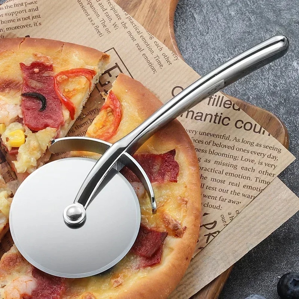 Pizza Cutter Stainless Steel Wheel With Zinc Alloy Handle Precision Slicing Tool For Pizzas Cakes 4