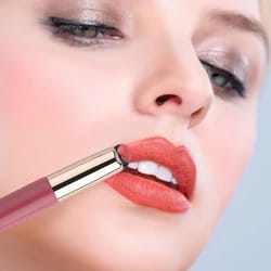 silicone lip brush with cover - soft concealer & lipstick brush for smooth, flawless application