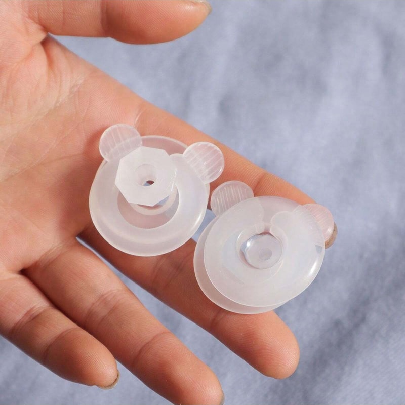 Durable Blanket Clip Fasteners Secure Your Comforter And Bed Sheets In Place 4