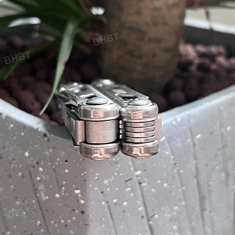 Multitool Pliers Folding Multi Functional Tool With Replaceable Saw Blade Portable EDC Outdoor Equi 2