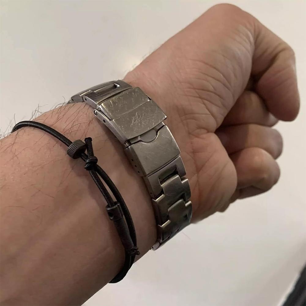 Adjustable Survival Bracelet For Outdoor Adventures Emergency Glass Breaker Essential Camping Tool 3