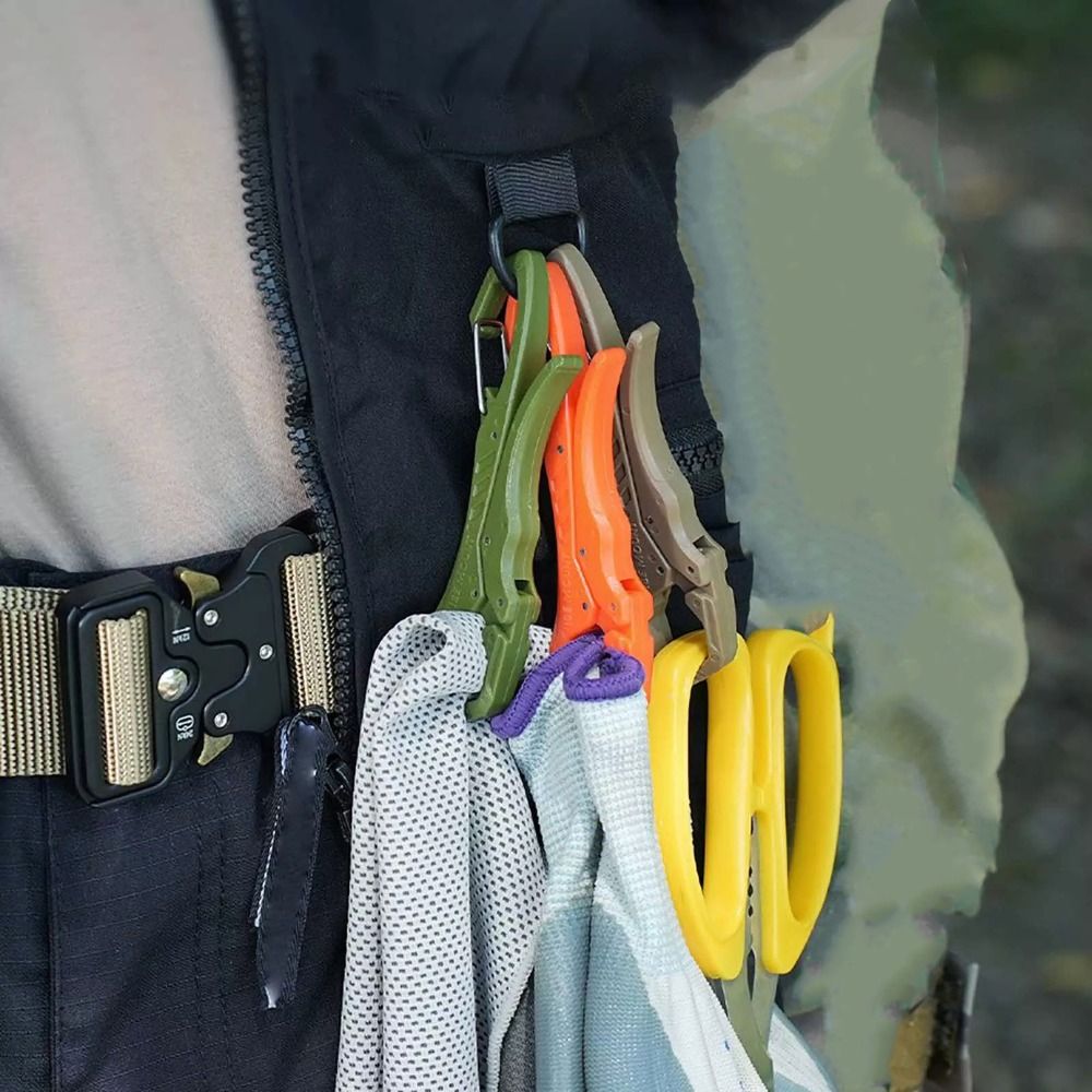 Portable Mini Fishhook Clip Carabiner Lightweight Durable Glove Holder For Outdoor Use 2