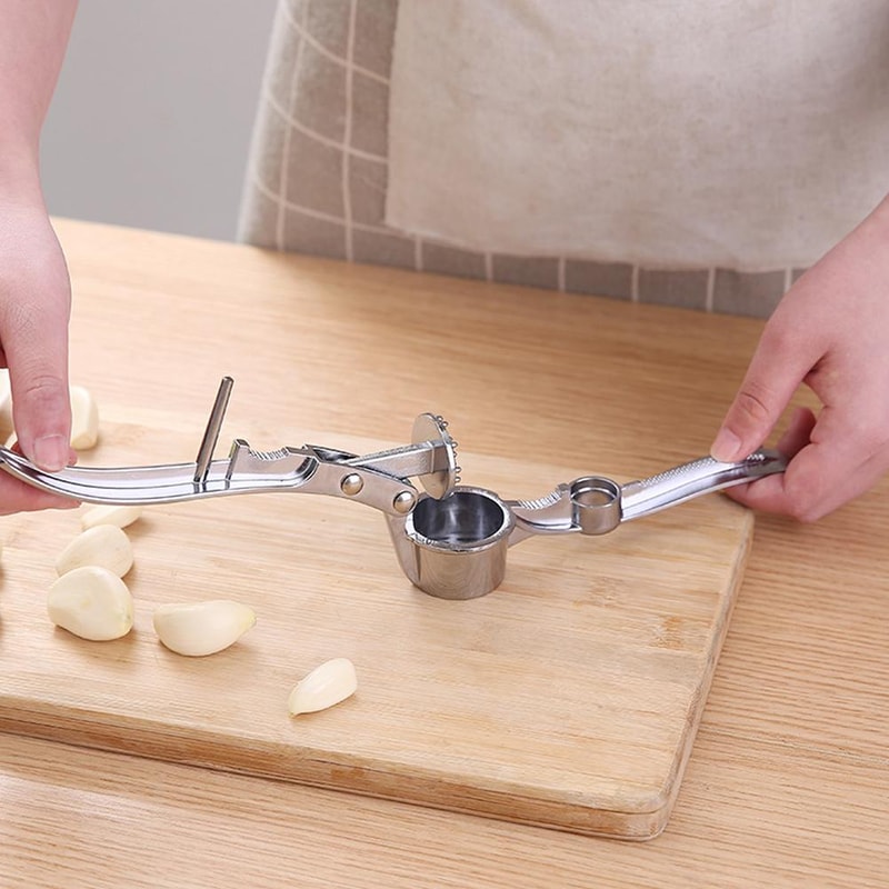 Stainless Steel Garlic Press Crusher Mincer Storage Kitchen Tool 2