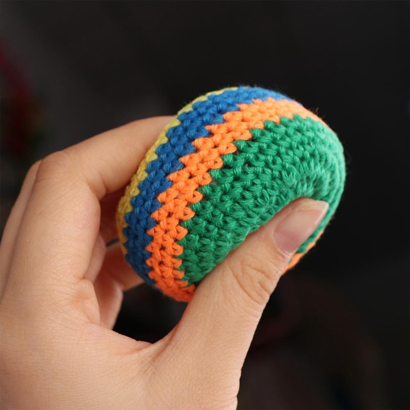 Soft Knitted Juggling Balls Set Colorful Mini Bean Bags for Kids Outdoor Play & Stress Relief