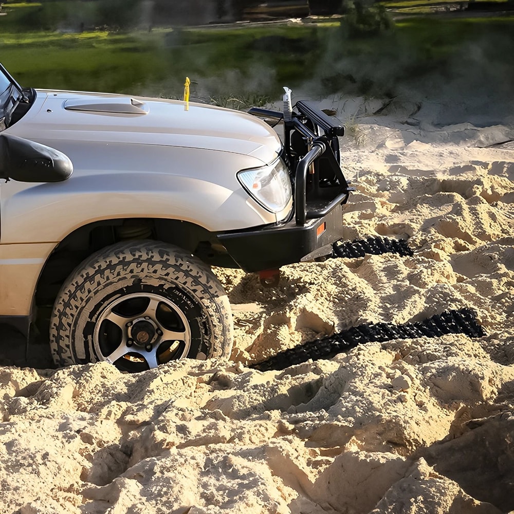 Portable Vehicle Traction Mat For Snow Mud Sand Emergency Recovery Track For Cars And Trucks 2