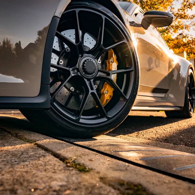 Vehicle Maintenance Ramp For Car Service And Oil Changing 4