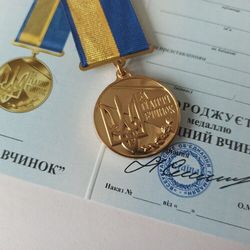 UKRAINIAN TRIDENT AWARD MEDAL "FOR A WORTHY ACTION" WITH DOCUMENT. GLORY TO UKRAINE