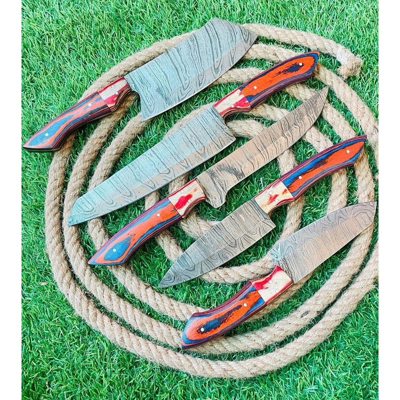 Luxury 5Piece Damascus Steel Chef Knife Set Handmade Kitchen Cutlery With Wooden Handles Leather 0