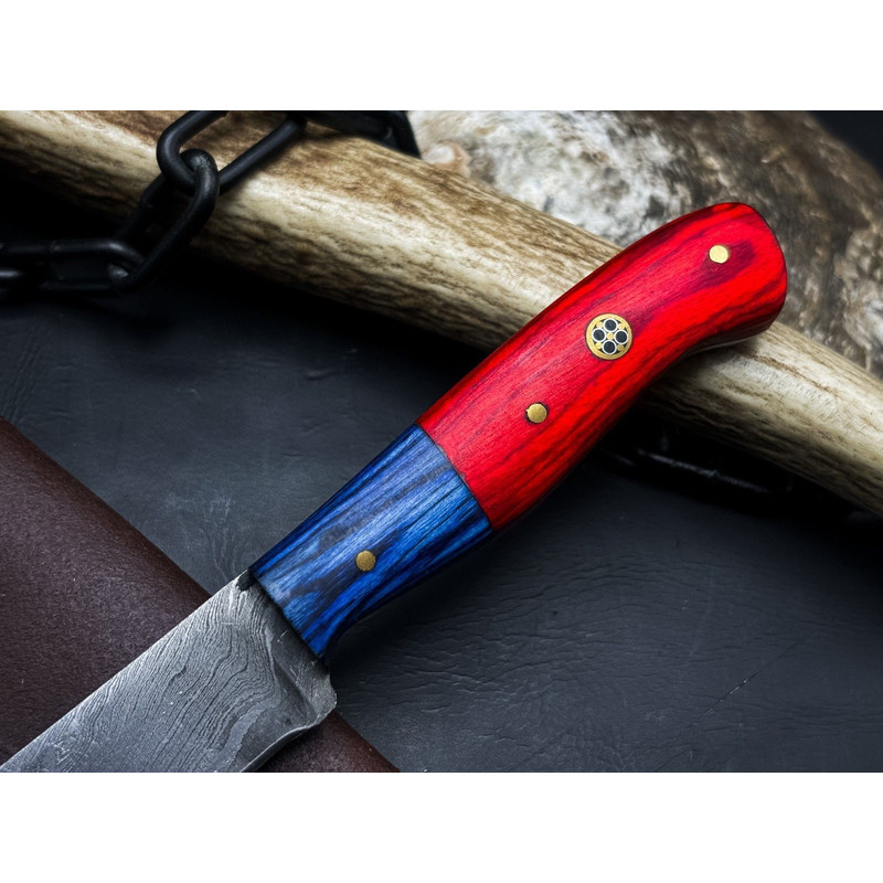 Elegant Handmade Damascus Kitchen Knife With Wooden Handle Leather Case 2