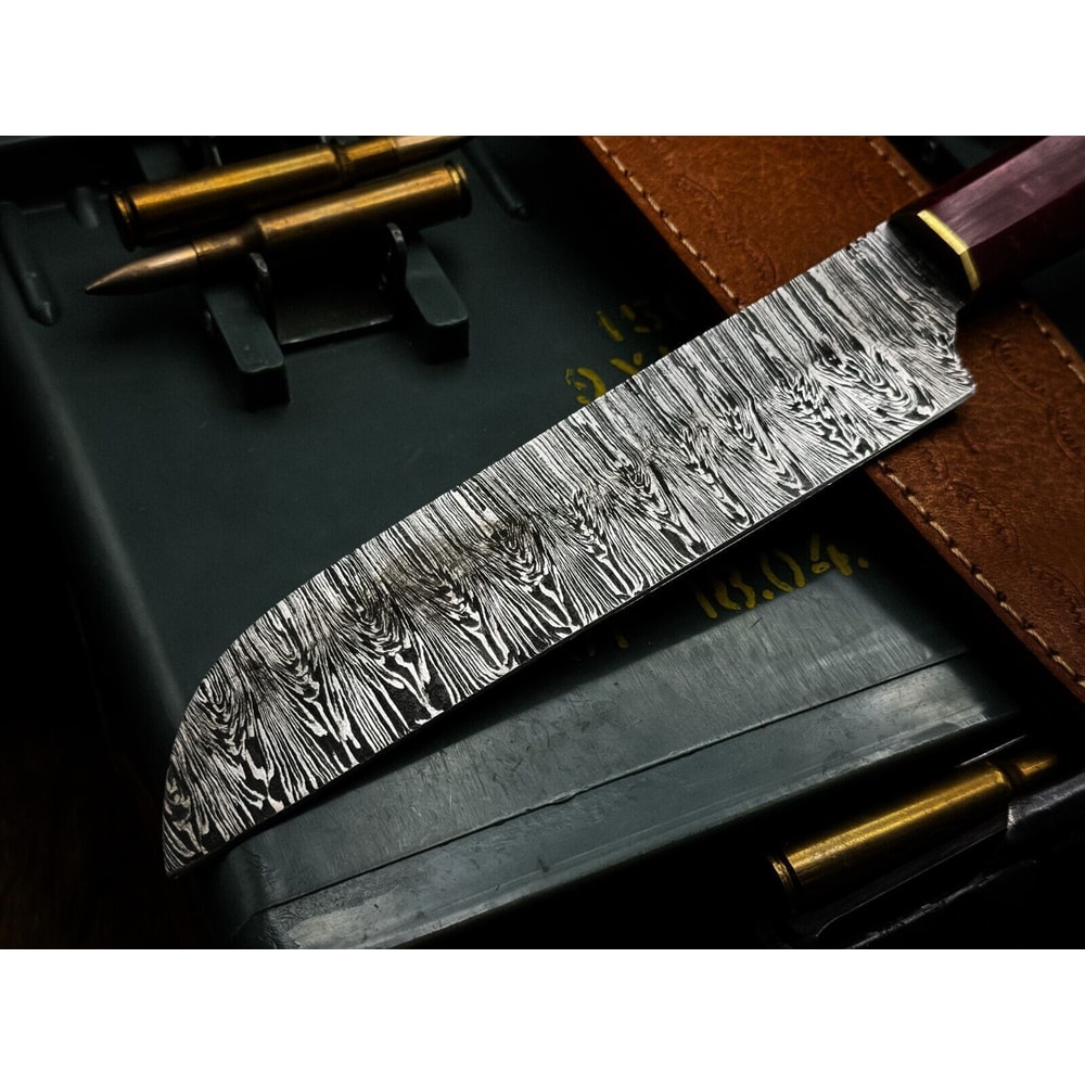 Custom Damascus Steel Hunting Knife Resin Handle Full Tang Design 2