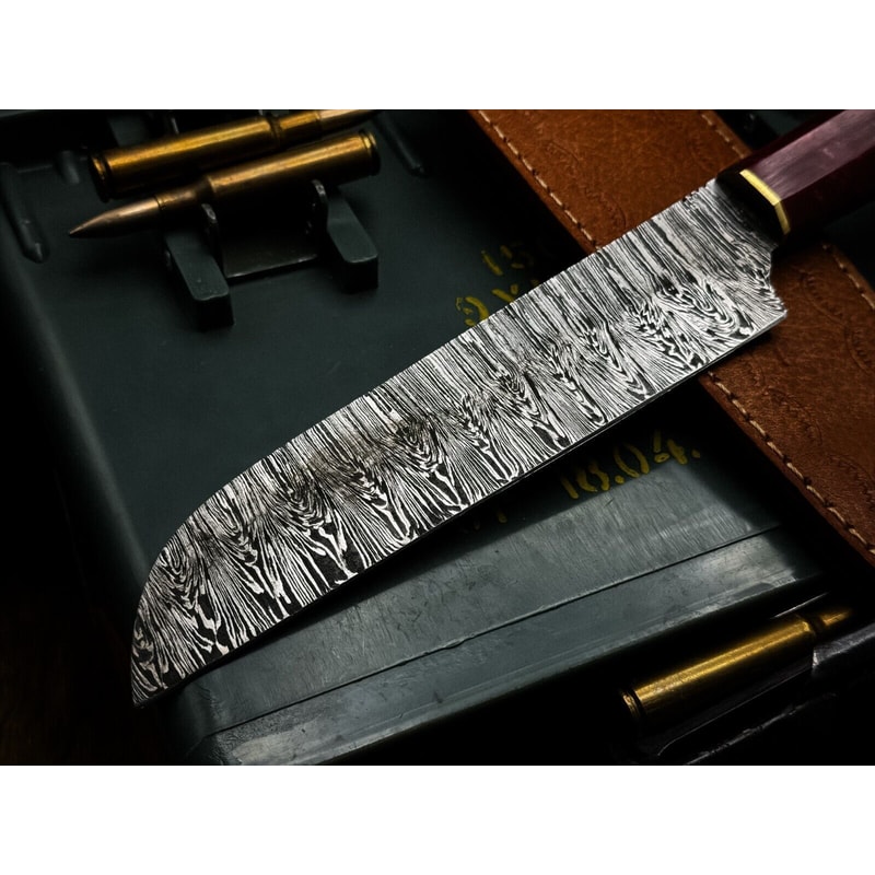 Custom Damascus Steel Hunting Knife Resin Handle Full Tang Design 2