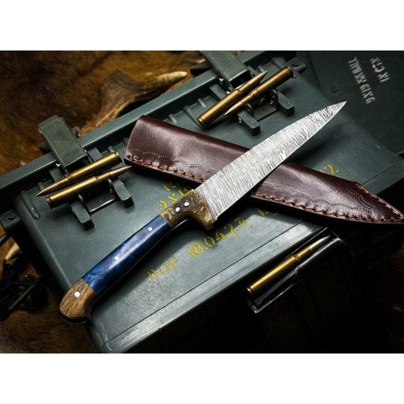 Custom Handmade Damascus Knife Resin Handle For Chefs Hunters 3