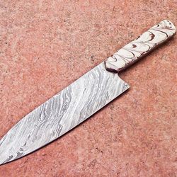 custom damascus steel hunting knife – resin handle, full tang design