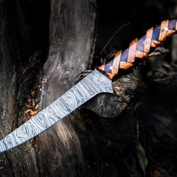 high carbon custom kitchen knife handmade in damascus steel with oak wood handle