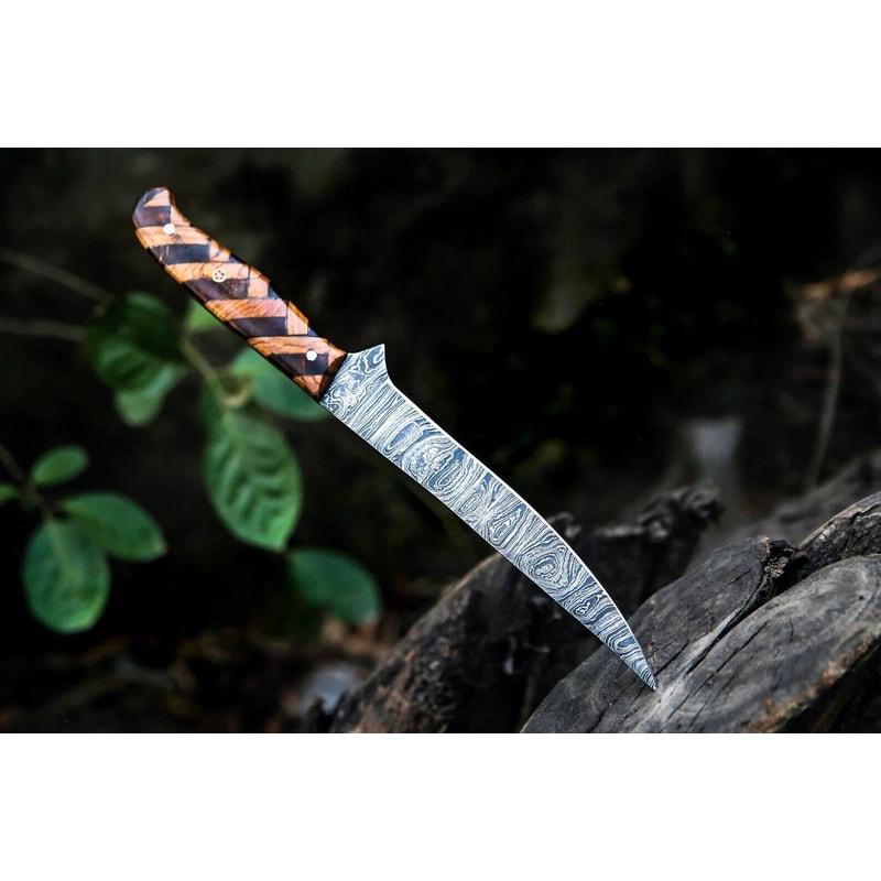 High Carbon Custom Kitchen Knife Handmade In Damascus Steel With Oak Wood Handle 3