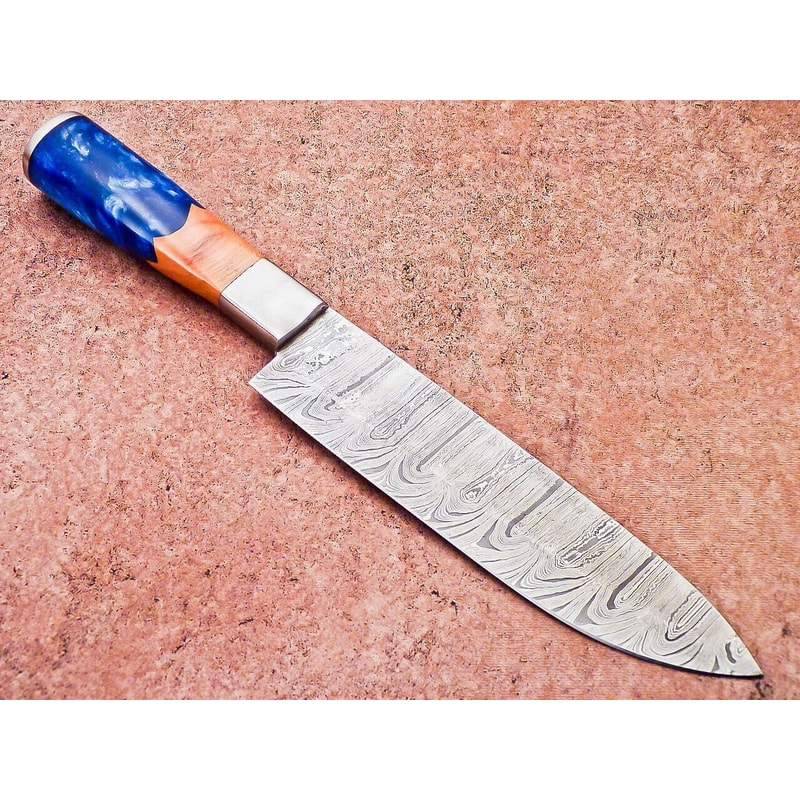 Custom Forged Damascus Knife Resin Handle For Grip Style 2