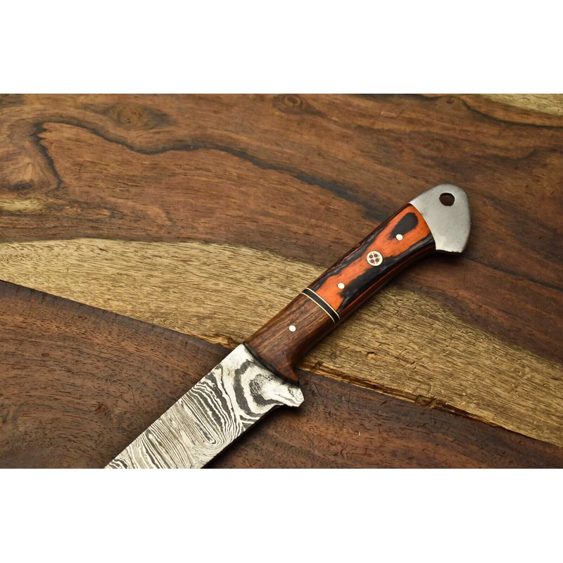 Twist Pattern Damascus Chef Knife With Premium Walnut Handle 3