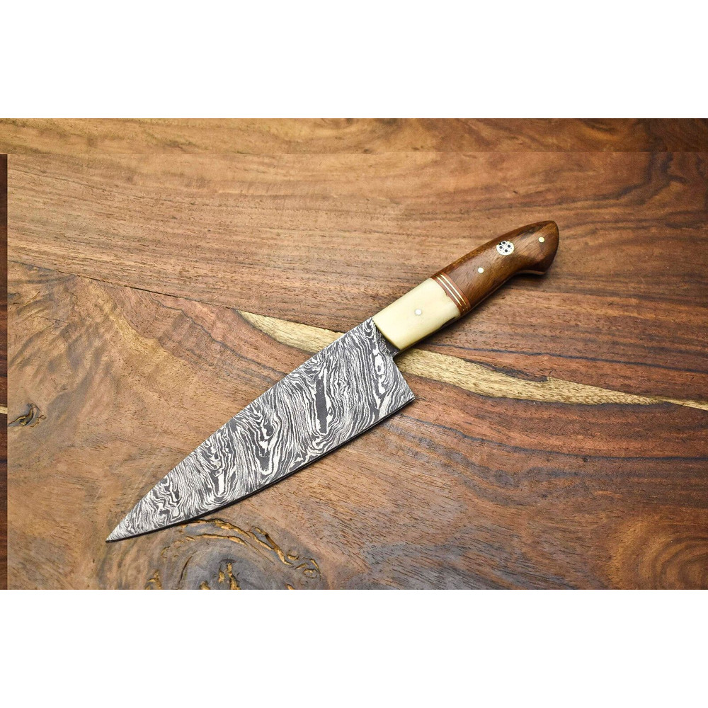 Handcrafted Damascus Steel Chef Knife  Razor Sharp Fillet Knife For Kitchen Or Camping 0