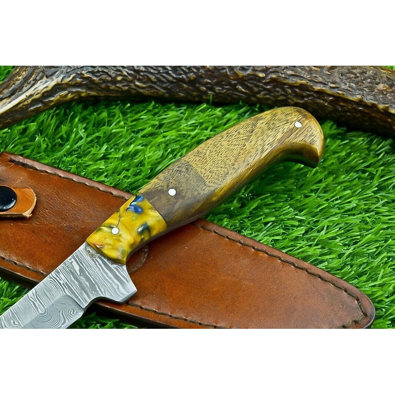 Artisan Forged Damascus Steel Knife Handmade Fillet Blade With Steel Bolster 1