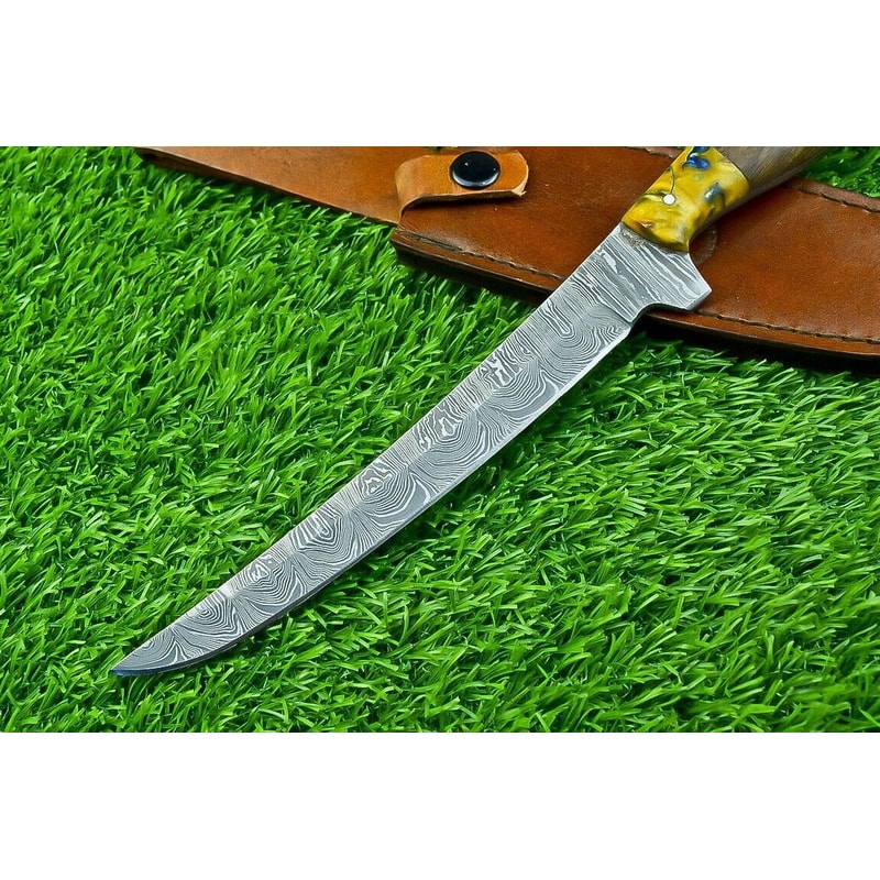Artisan Forged Damascus Steel Knife Handmade Fillet Blade With Steel Bolster 2